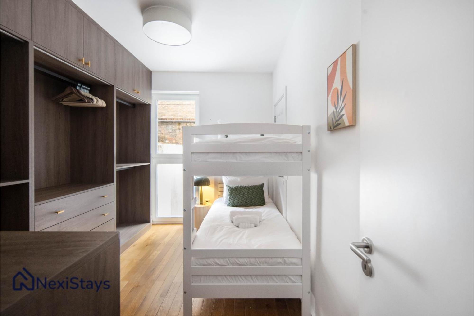 Apartment 1 Min Walk To Euston Station, Modern Townhouse *