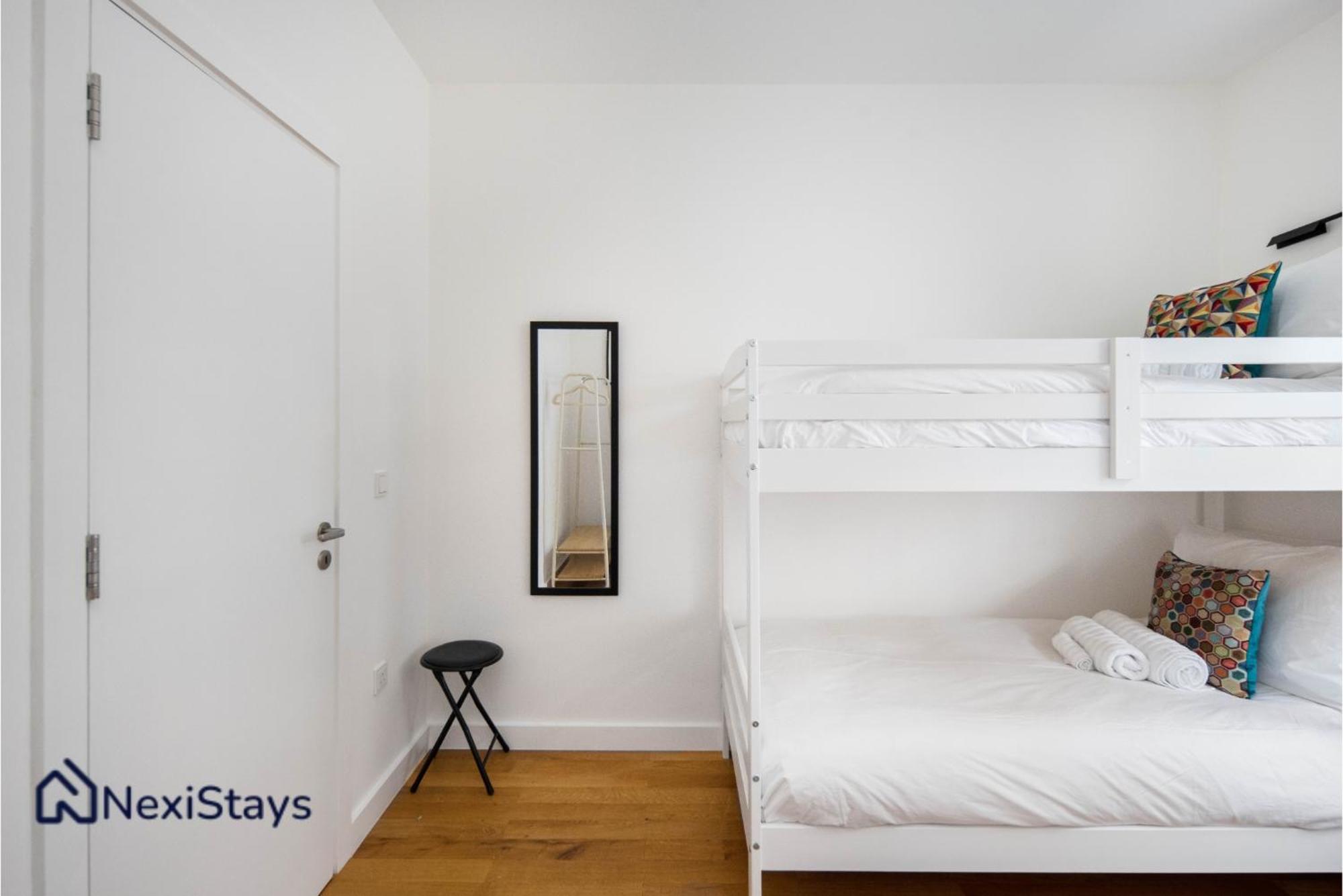 1 Min Walk To Euston Station, Modern Townhouse Apartment