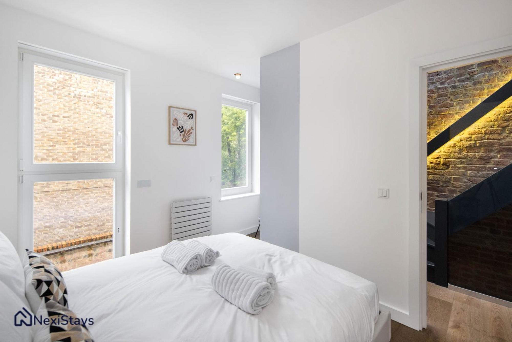 1 Min Walk To Euston Station, Modern Townhouse *