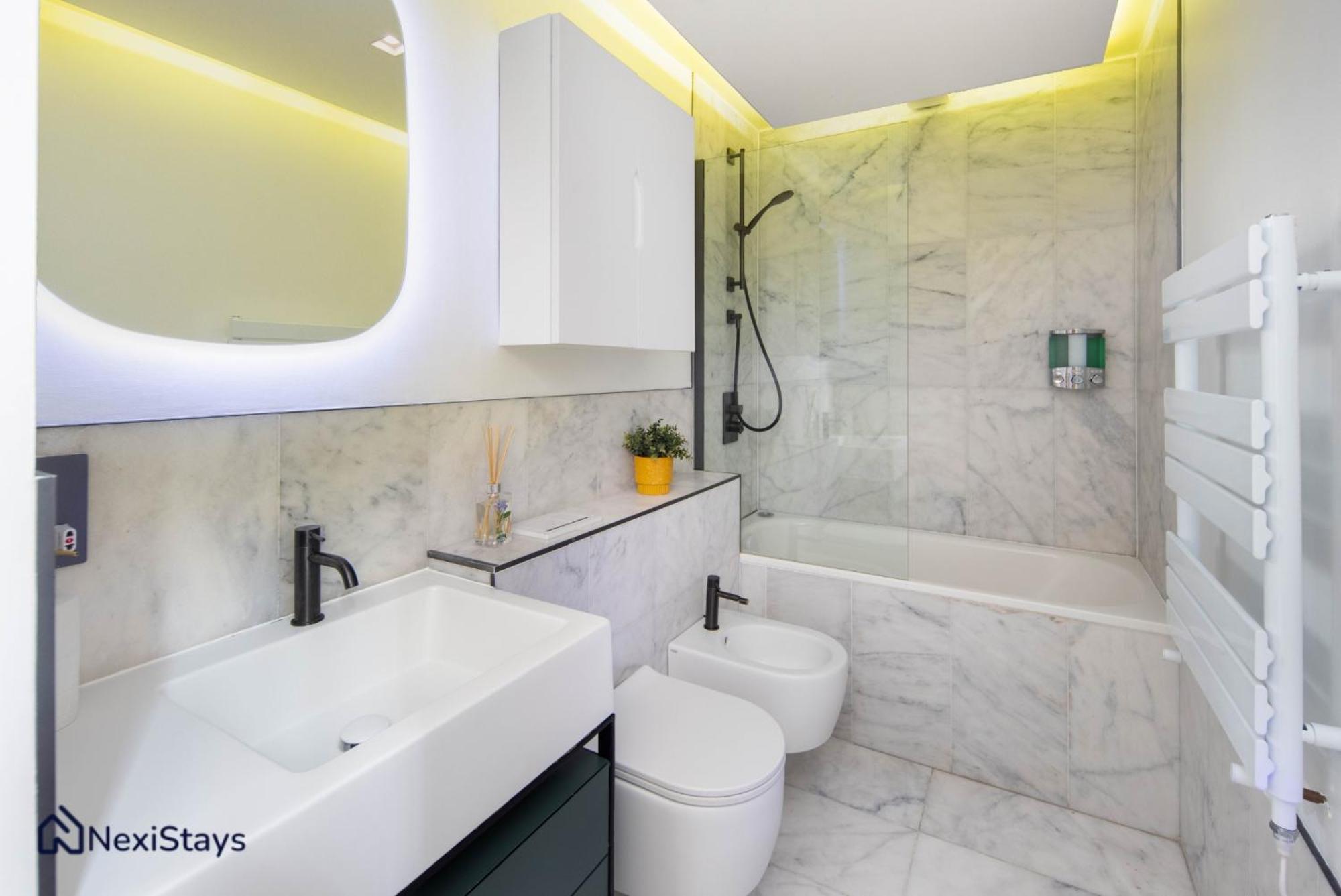 1 Min Walk To Euston Station, Modern Townhouse *